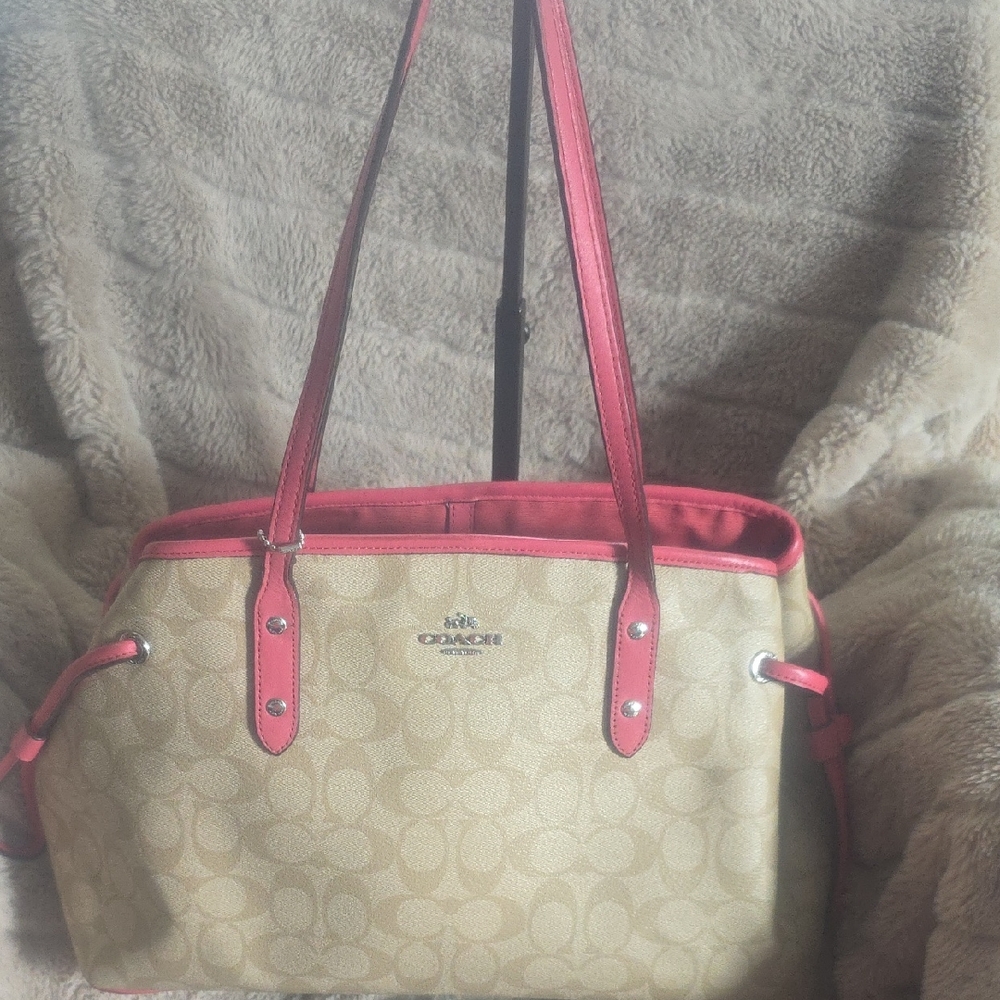 Coach Beige and Red Shoulder Bag